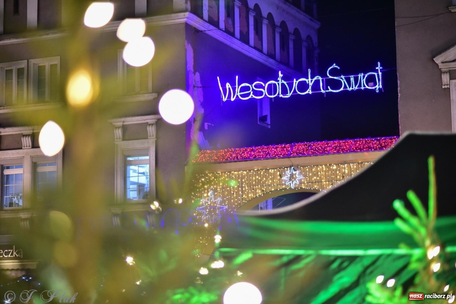 Zdjęcie w galerii na portalu naszraciborz.pl: Sobotni wieczór na raciborskim jarmarku na Rynku [FOTO, WIDEO, PROGRAM NA NIEDZIELĘ] wiadomości z regionu