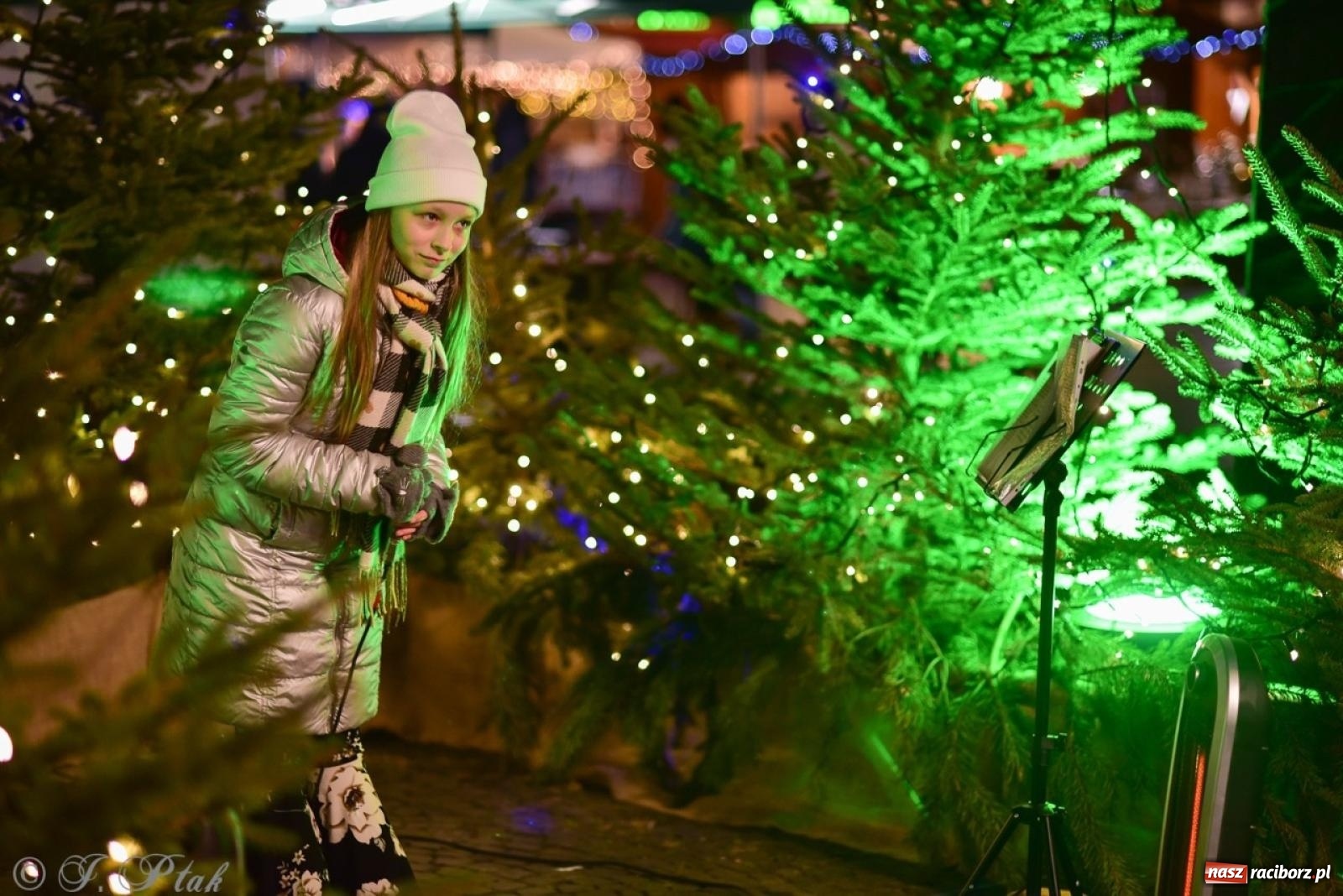 Zdjęcie w galerii na portalu naszraciborz.pl: Sobotni wieczór na raciborskim jarmarku na Rynku [FOTO, WIDEO, PROGRAM NA NIEDZIELĘ] wiadomości z regionu