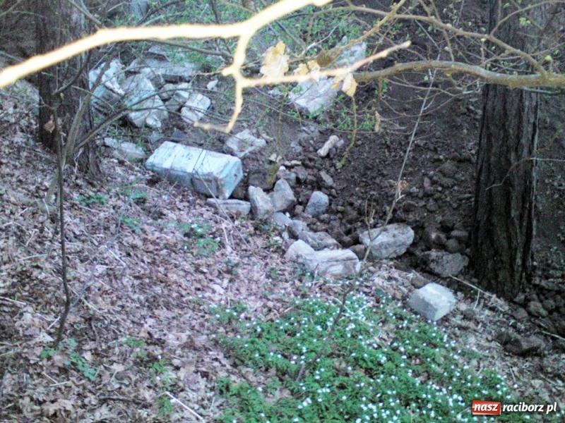 Zdjęcie w galerii na portalu naszraciborz.pl: Remontują, ale i kamuflują... wiadomości z regionu