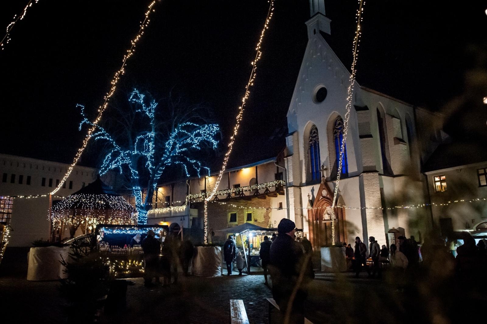 Zdjęcie w galerii na portalu naszraciborz.pl: Sobotni wieczór na jarmarku na Zamku Piastowskim [FOTO i WIDEO, PROGRAM NA NIEDZIELĘ] wiadomości z regionu
