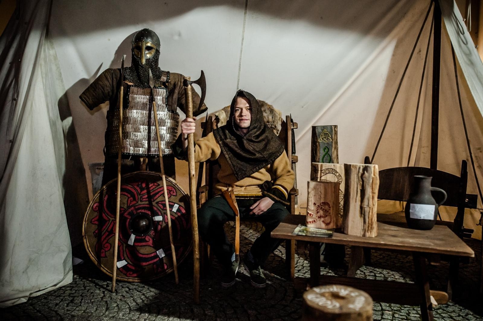 Zdjęcie w galerii na portalu naszraciborz.pl: Sobotni wieczór na jarmarku na Zamku Piastowskim [FOTO i WIDEO, PROGRAM NA NIEDZIELĘ] wiadomości z regionu