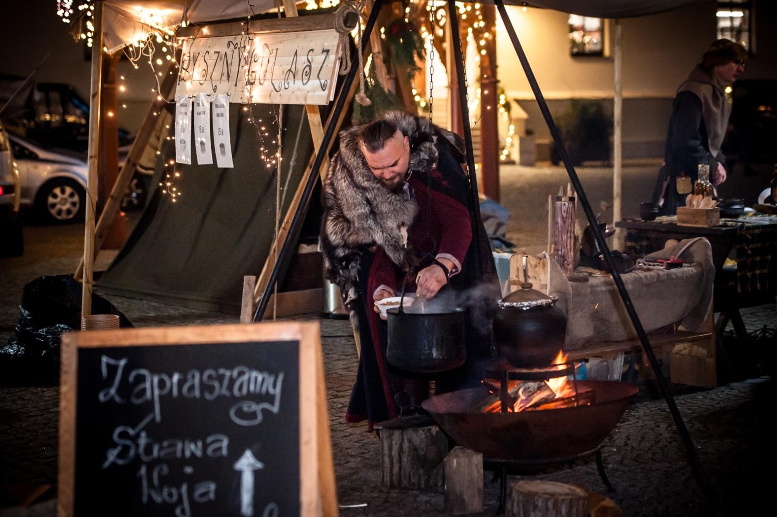 Zdjęcie w galerii na portalu naszraciborz.pl: Sobotni wieczór na jarmarku na Zamku Piastowskim [FOTO i WIDEO, PROGRAM NA NIEDZIELĘ] wiadomości z regionu