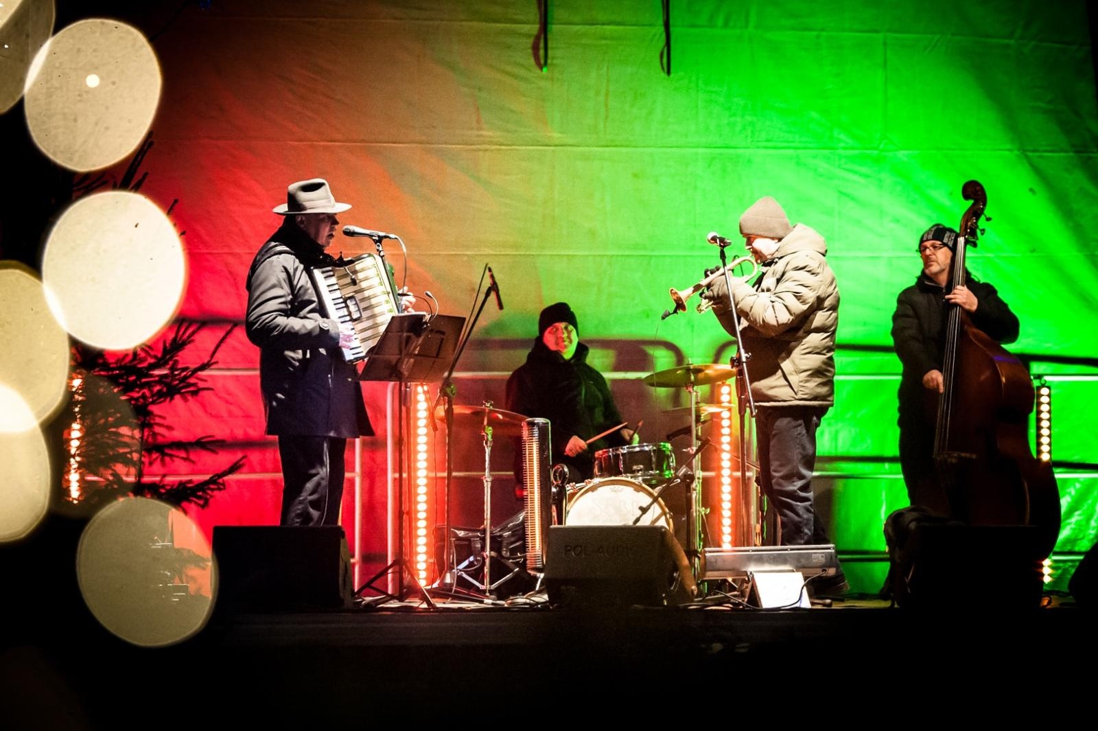 Zdjęcie w galerii na portalu naszraciborz.pl: Sobotni wieczór na jarmarku na Zamku Piastowskim [FOTO i WIDEO, PROGRAM NA NIEDZIELĘ] wiadomości z regionu