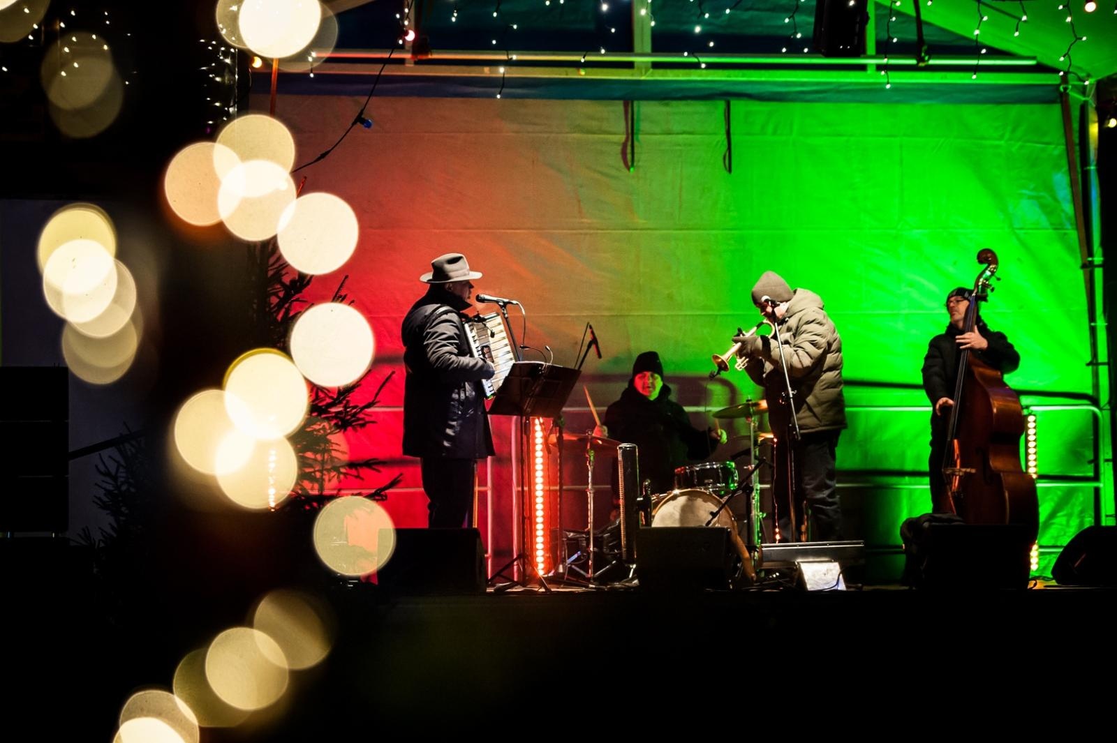 Zdjęcie w galerii na portalu naszraciborz.pl: Sobotni wieczór na jarmarku na Zamku Piastowskim [FOTO i WIDEO, PROGRAM NA NIEDZIELĘ] wiadomości z regionu