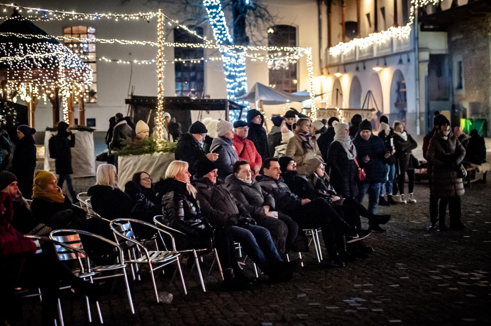 Zdjęcie w galerii na portalu naszraciborz.pl: Sobotni wieczór na jarmarku na Zamku Piastowskim [FOTO i WIDEO, PROGRAM NA NIEDZIELĘ] wiadomości z regionu