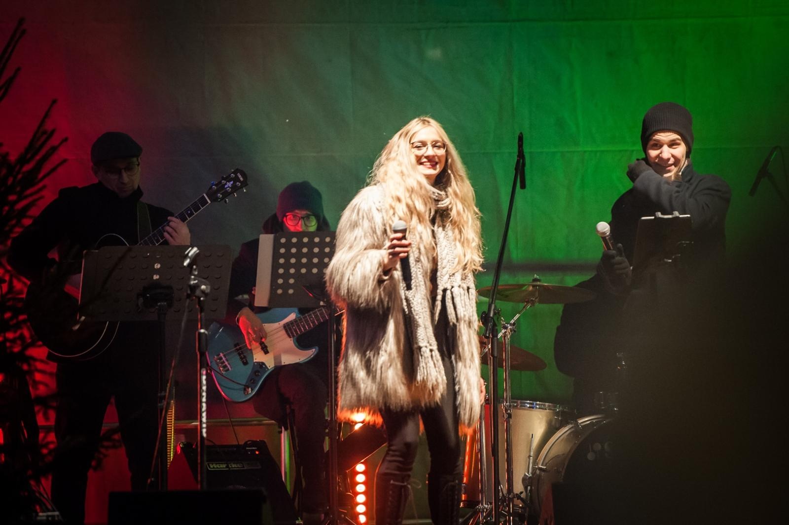 Zdjęcie w galerii na portalu naszraciborz.pl: Sobotni wieczór na jarmarku na Zamku Piastowskim [FOTO i WIDEO, PROGRAM NA NIEDZIELĘ] wiadomości z regionu