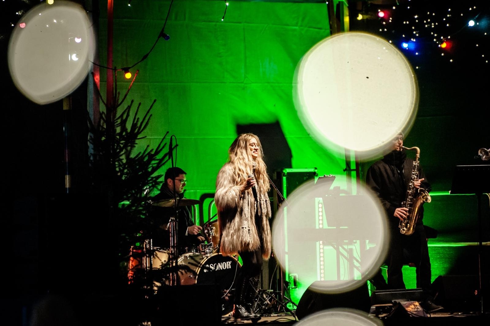 Zdjęcie w galerii na portalu naszraciborz.pl: Sobotni wieczór na jarmarku na Zamku Piastowskim [FOTO i WIDEO, PROGRAM NA NIEDZIELĘ] wiadomości z regionu