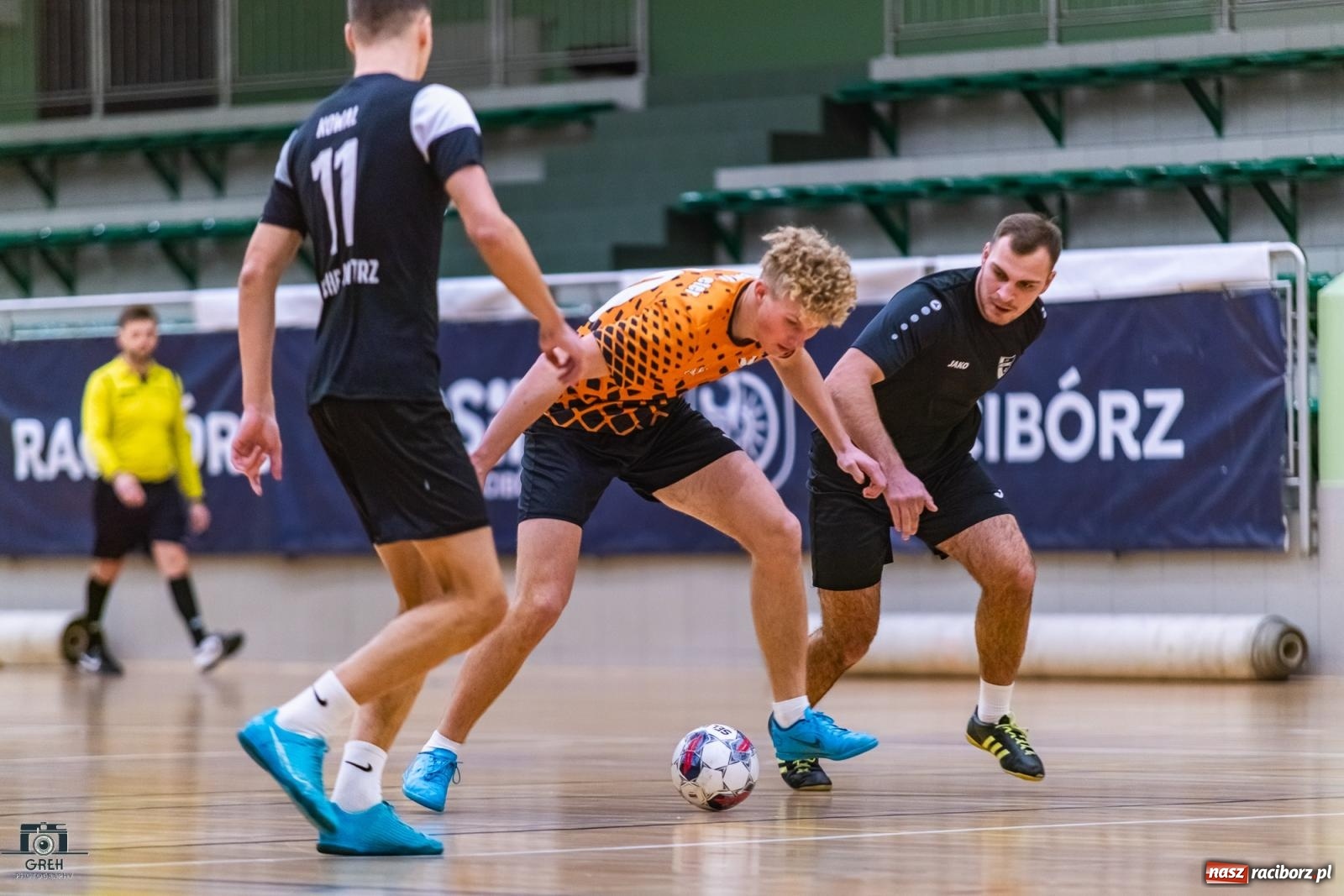 Zdjęcie w galerii na portalu naszraciborz.pl: HLPN. Sobota z futsalem w hali OSiR [FOTO] wiadomości z regionu