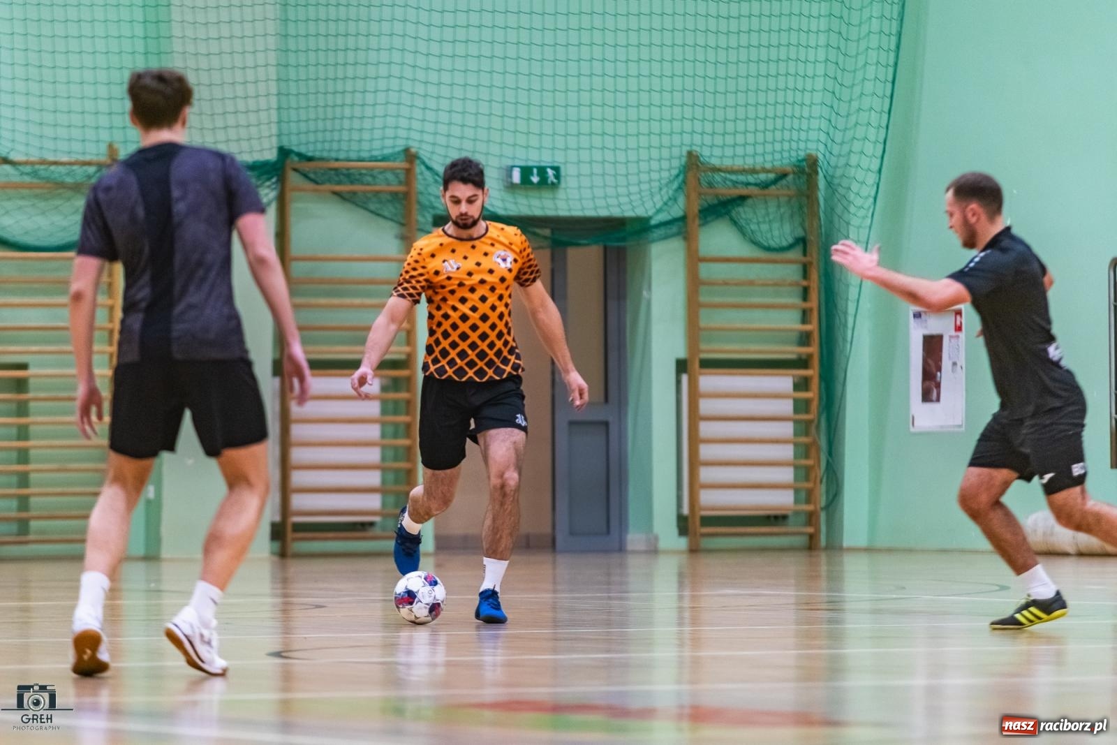 Zdjęcie w galerii na portalu naszraciborz.pl: HLPN. Sobota z futsalem w hali OSiR [FOTO] wiadomości z regionu