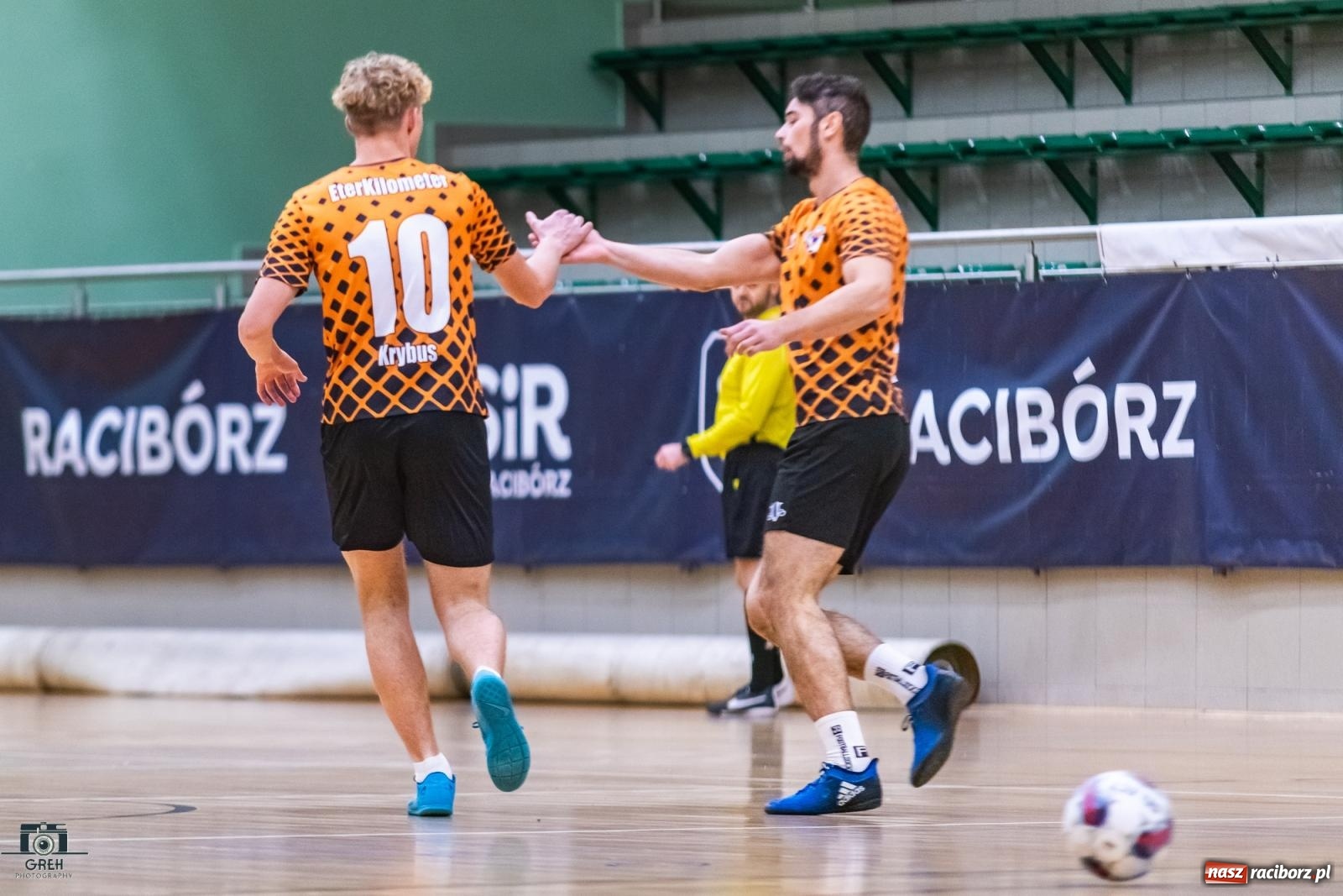 Zdjęcie w galerii na portalu naszraciborz.pl: HLPN. Sobota z futsalem w hali OSiR [FOTO] wiadomości z regionu