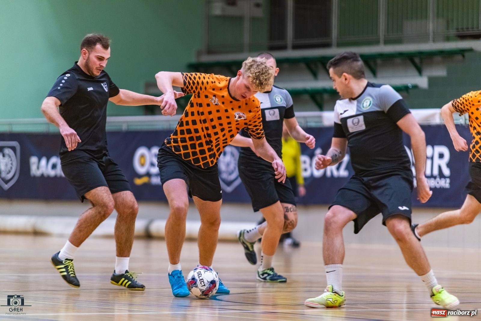 Zdjęcie w galerii na portalu naszraciborz.pl: HLPN. Sobota z futsalem w hali OSiR [FOTO] wiadomości z regionu