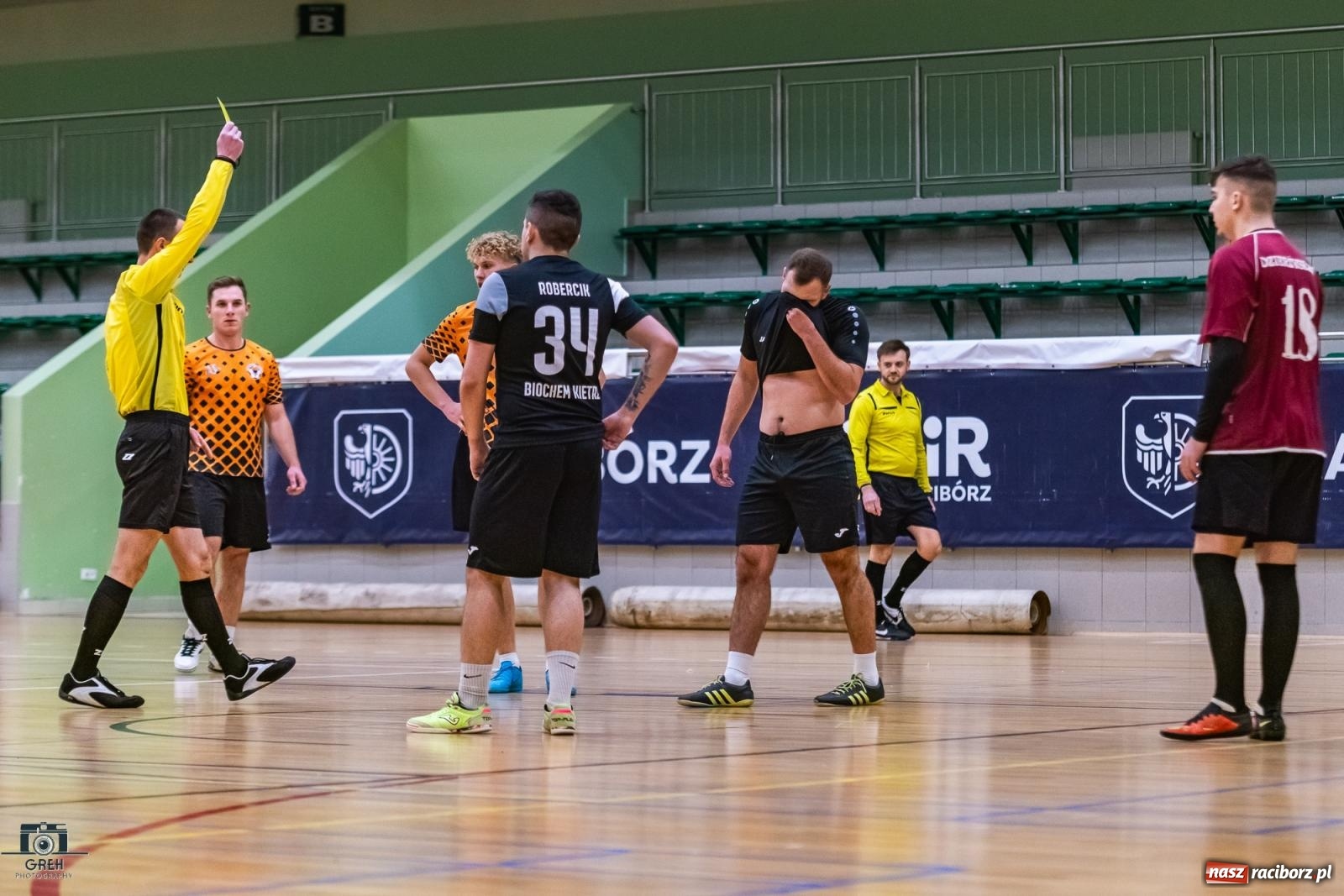 Zdjęcie w galerii na portalu naszraciborz.pl: HLPN. Sobota z futsalem w hali OSiR [FOTO] wiadomości z regionu