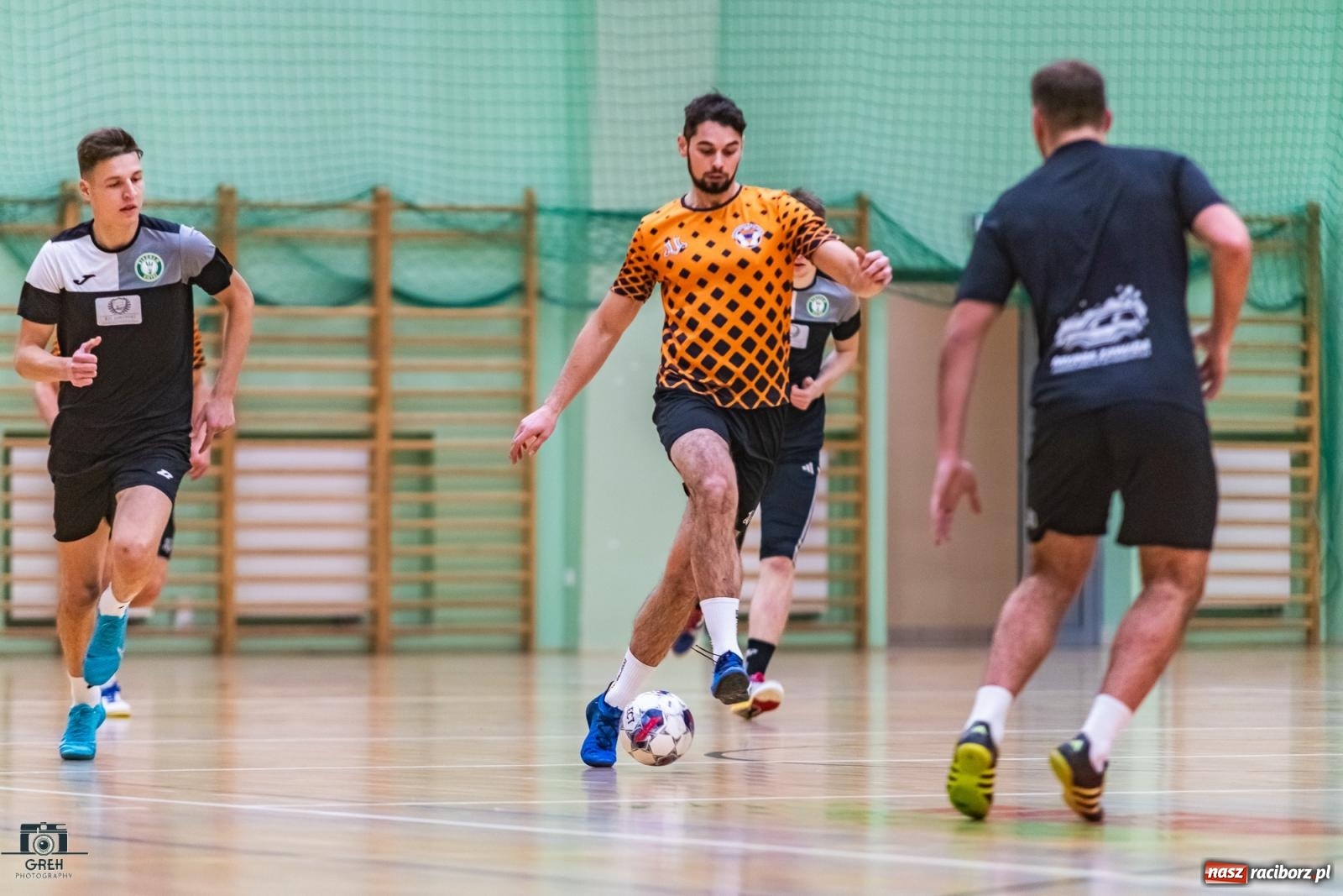 Zdjęcie w galerii na portalu naszraciborz.pl: HLPN. Sobota z futsalem w hali OSiR [FOTO] wiadomości z regionu