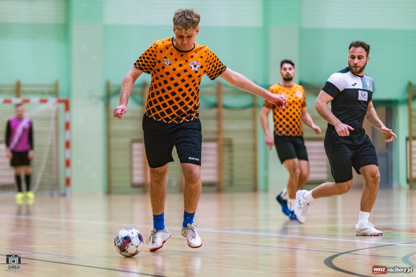 Zdjęcie w galerii na portalu naszraciborz.pl: HLPN. Sobota z futsalem w hali OSiR [FOTO] wiadomości z regionu