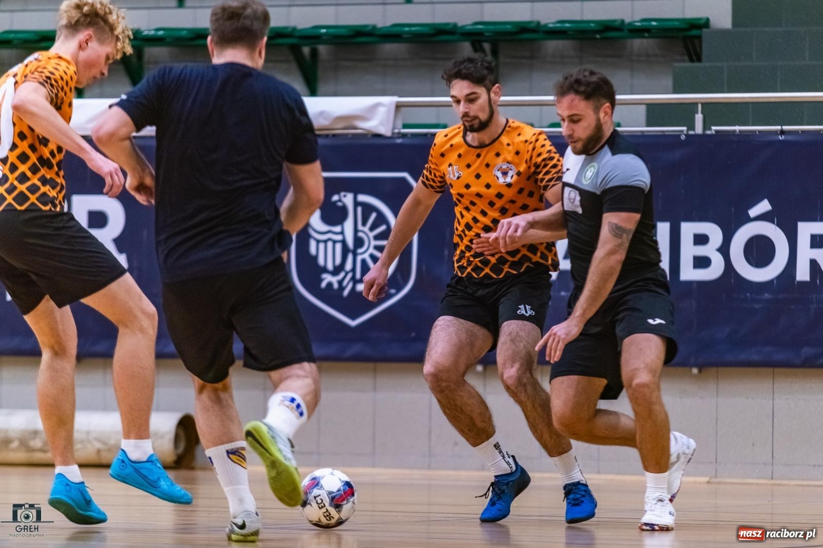 Zdjęcie w galerii na portalu naszraciborz.pl: HLPN. Sobota z futsalem w hali OSiR [FOTO] wiadomości z regionu