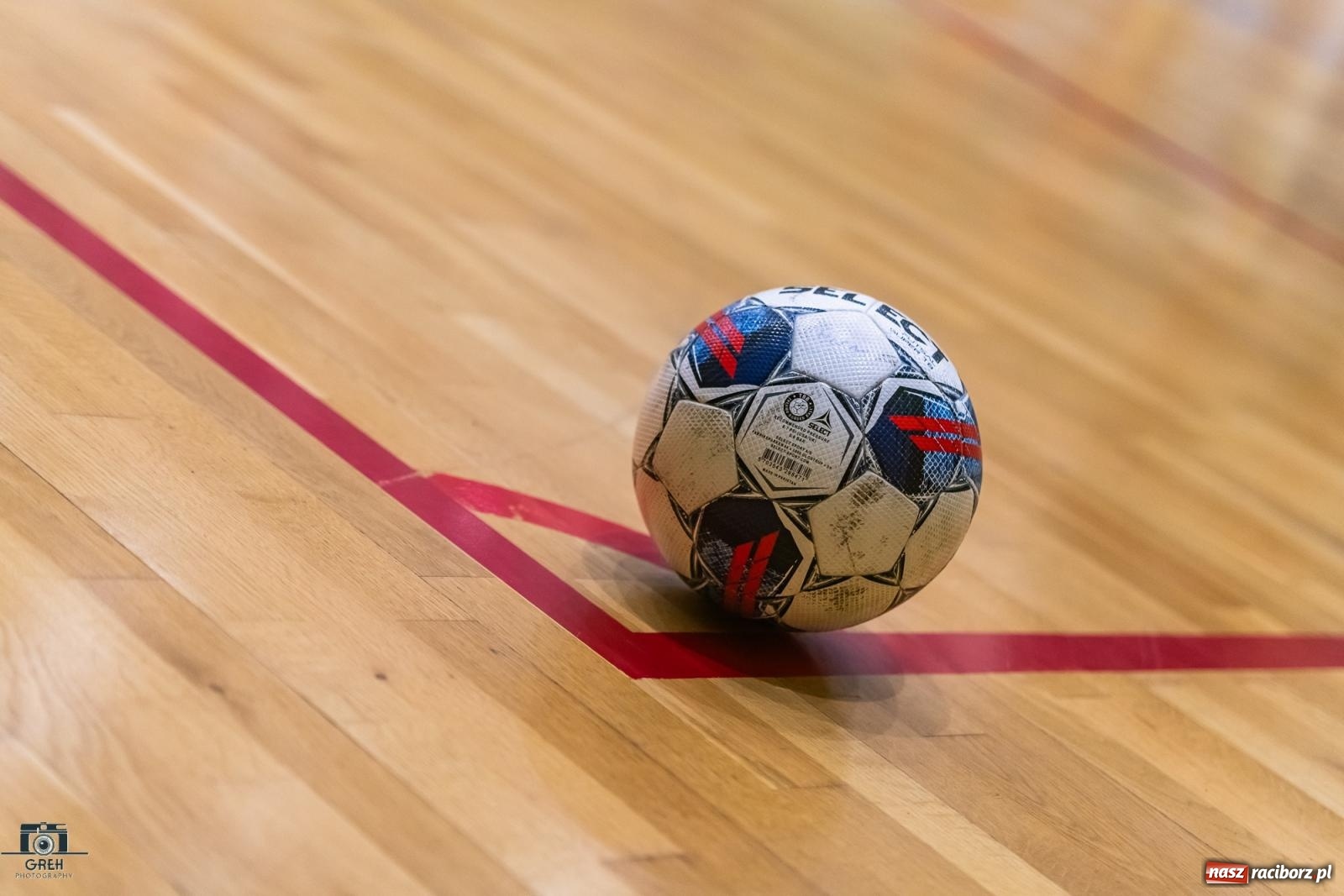 Zdjęcie w galerii na portalu naszraciborz.pl: HLPN. Sobota z futsalem w hali OSiR [FOTO] wiadomości z regionu