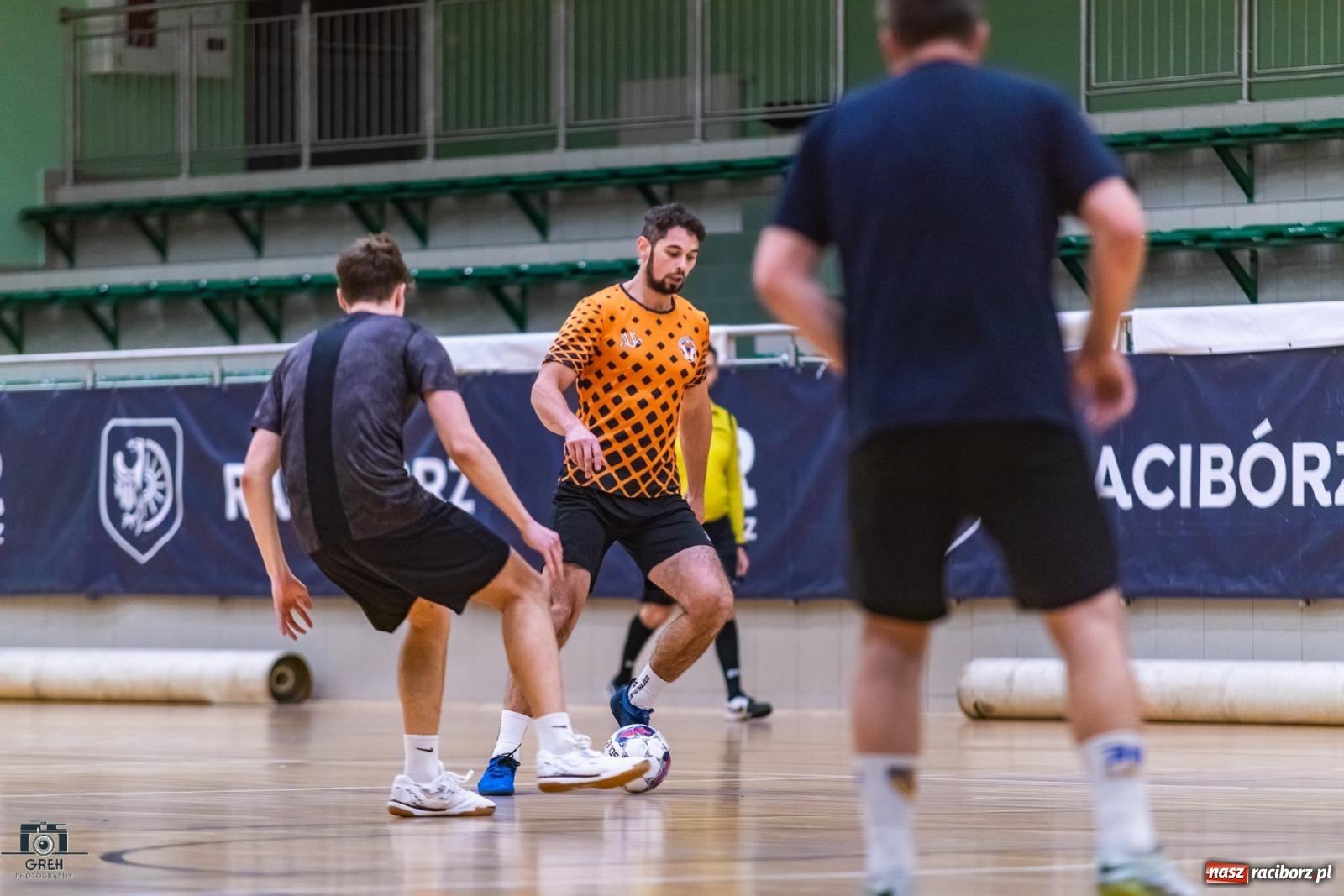 Zdjęcie w galerii na portalu naszraciborz.pl: HLPN. Sobota z futsalem w hali OSiR [FOTO] wiadomości z regionu