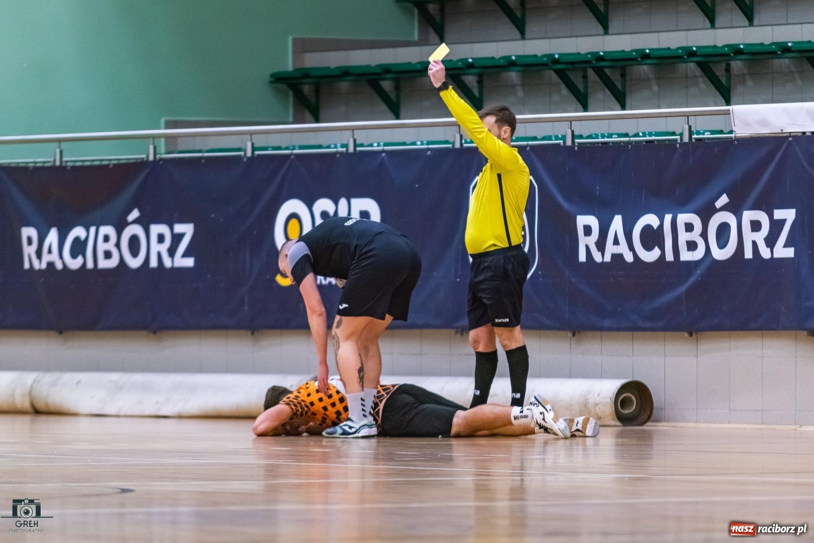 Zdjęcie w galerii na portalu naszraciborz.pl: HLPN. Sobota z futsalem w hali OSiR [FOTO] wiadomości z regionu