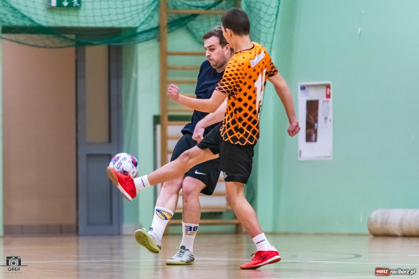 Zdjęcie w galerii na portalu naszraciborz.pl: HLPN. Sobota z futsalem w hali OSiR [FOTO] wiadomości z regionu