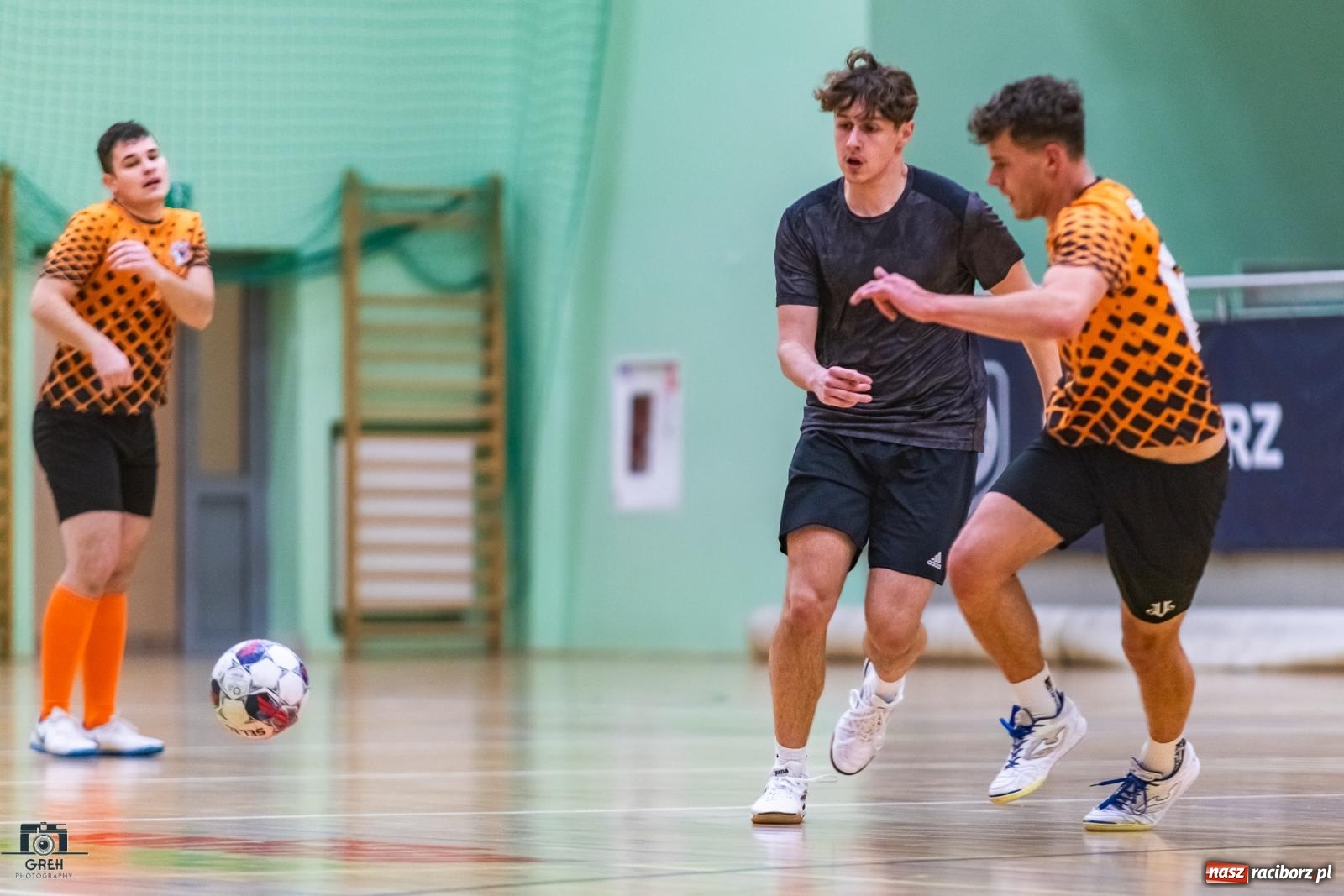 Zdjęcie w galerii na portalu naszraciborz.pl: HLPN. Sobota z futsalem w hali OSiR [FOTO] wiadomości z regionu