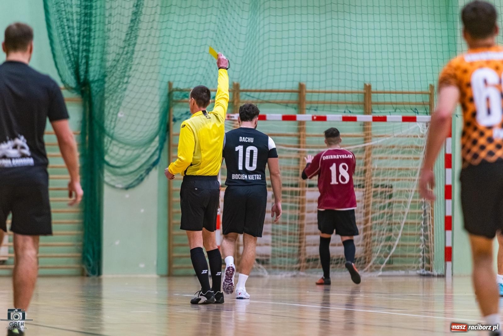 Zdjęcie w galerii na portalu naszraciborz.pl: HLPN. Sobota z futsalem w hali OSiR [FOTO] wiadomości z regionu