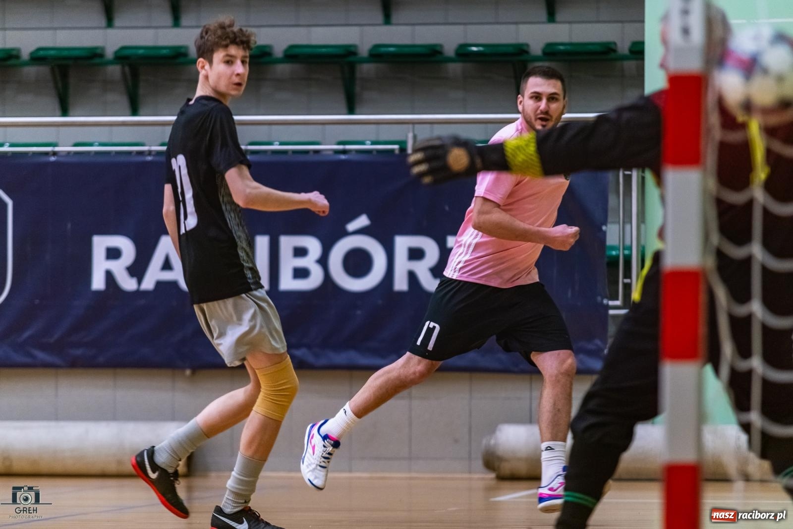 Zdjęcie w galerii na portalu naszraciborz.pl: HLPN. Sobota z futsalem w hali OSiR [FOTO] wiadomości z regionu