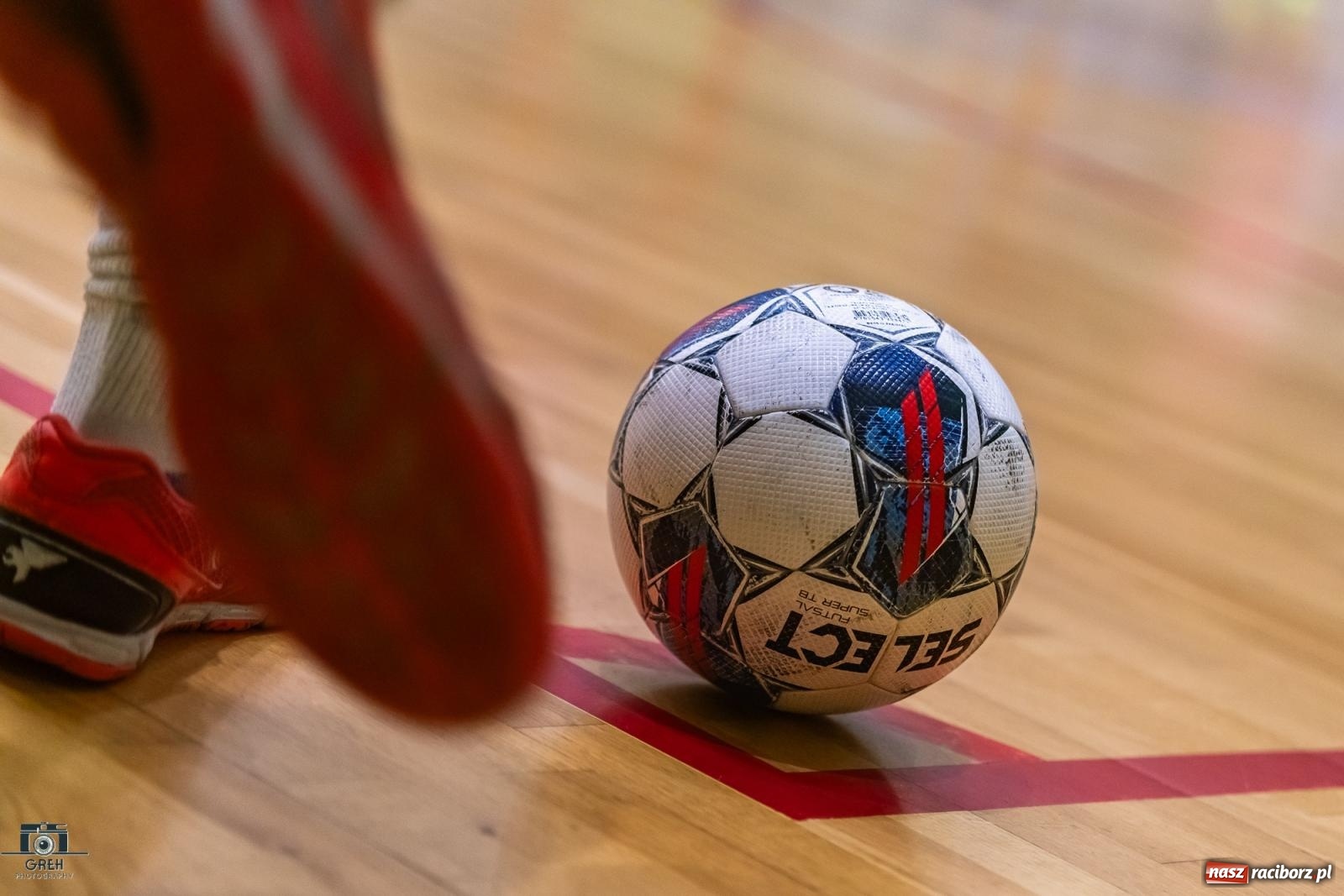Zdjęcie w galerii na portalu naszraciborz.pl: HLPN. Sobota z futsalem w hali OSiR [FOTO] wiadomości z regionu