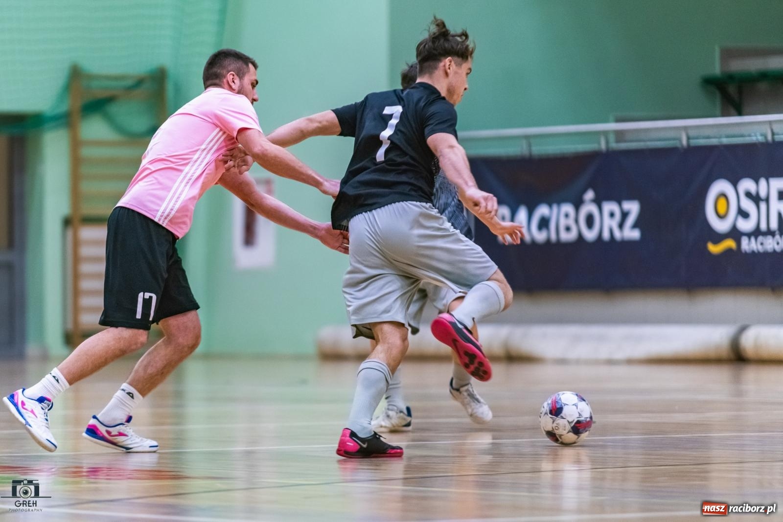 Zdjęcie w galerii na portalu naszraciborz.pl: HLPN. Sobota z futsalem w hali OSiR [FOTO] wiadomości z regionu