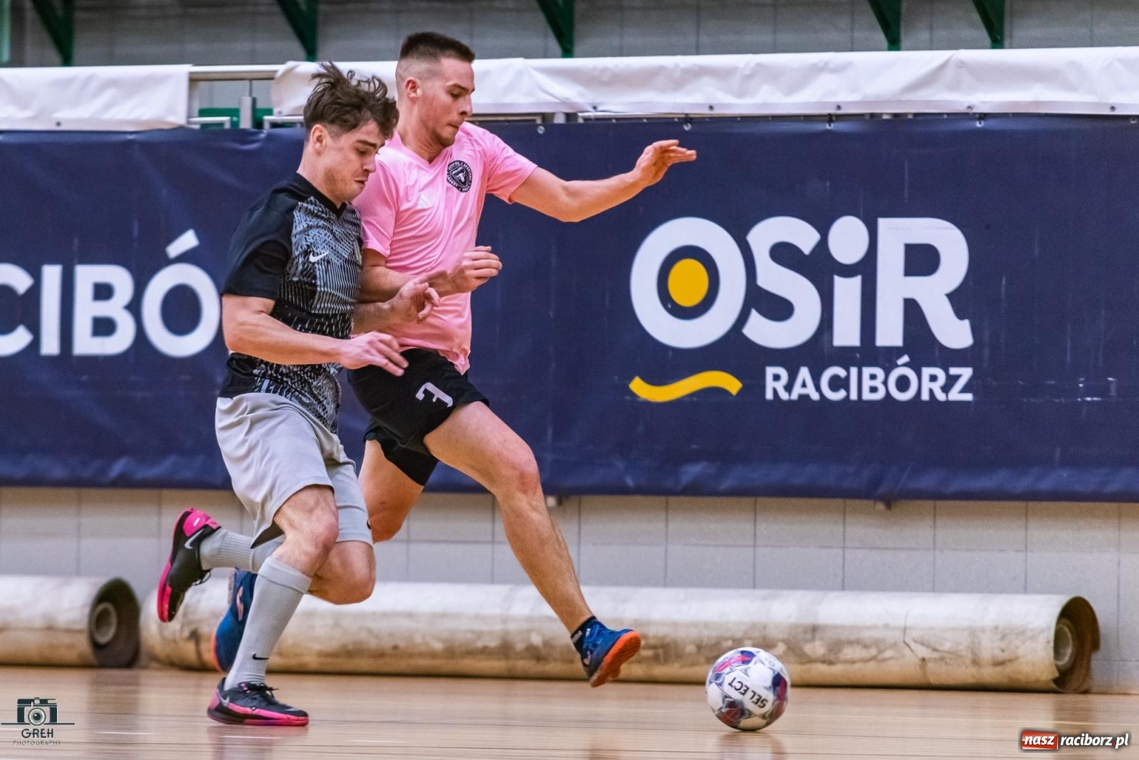 Zdjęcie w galerii na portalu naszraciborz.pl: HLPN. Sobota z futsalem w hali OSiR [FOTO] wiadomości z regionu