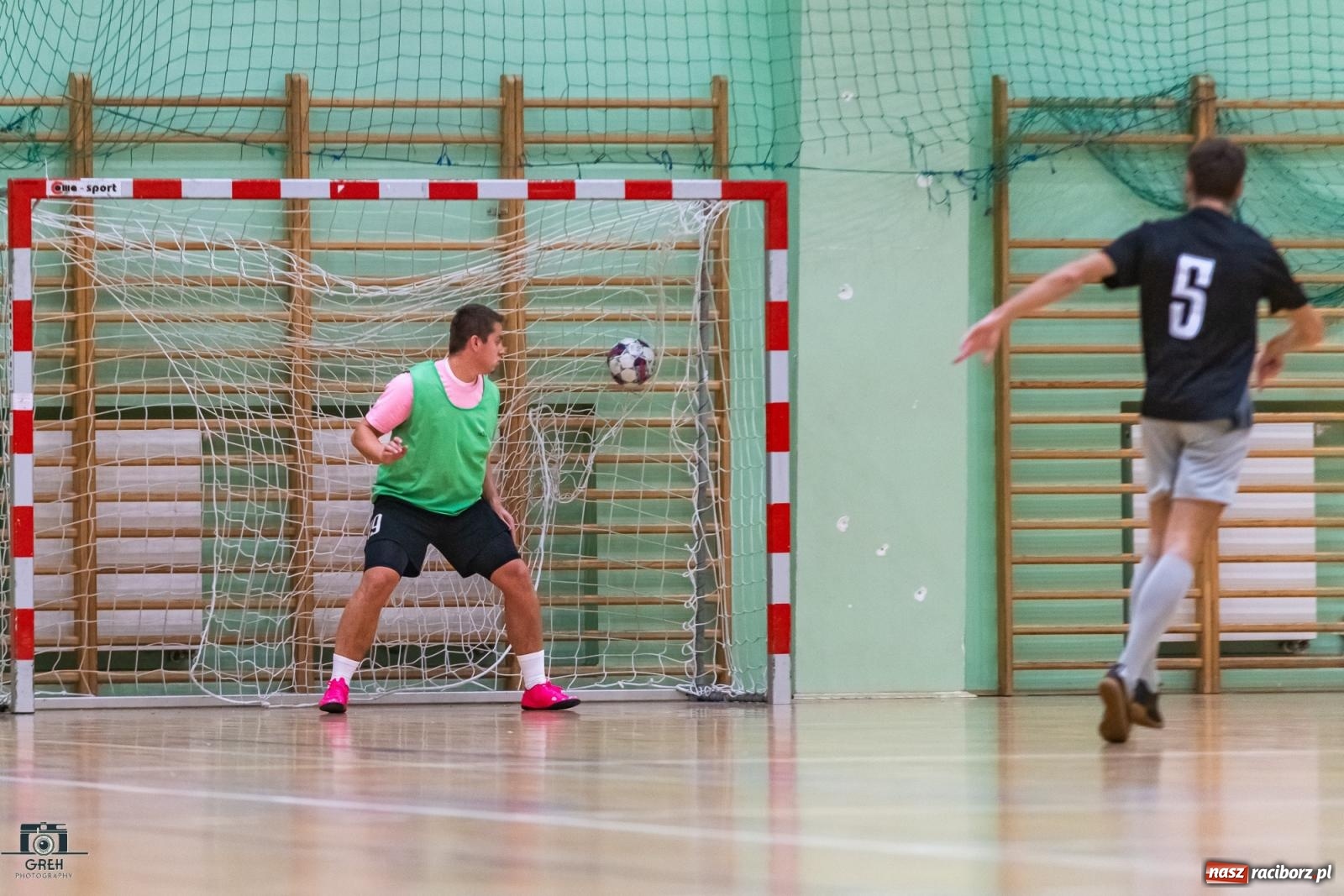Zdjęcie w galerii na portalu naszraciborz.pl: HLPN. Sobota z futsalem w hali OSiR [FOTO] wiadomości z regionu