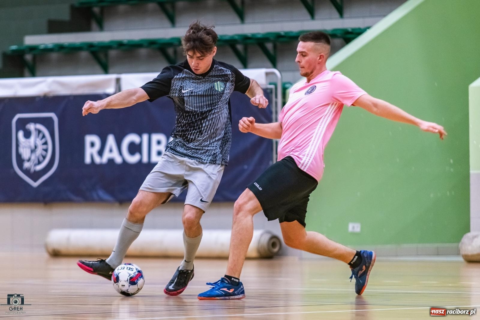 Zdjęcie w galerii na portalu naszraciborz.pl: HLPN. Sobota z futsalem w hali OSiR [FOTO] wiadomości z regionu