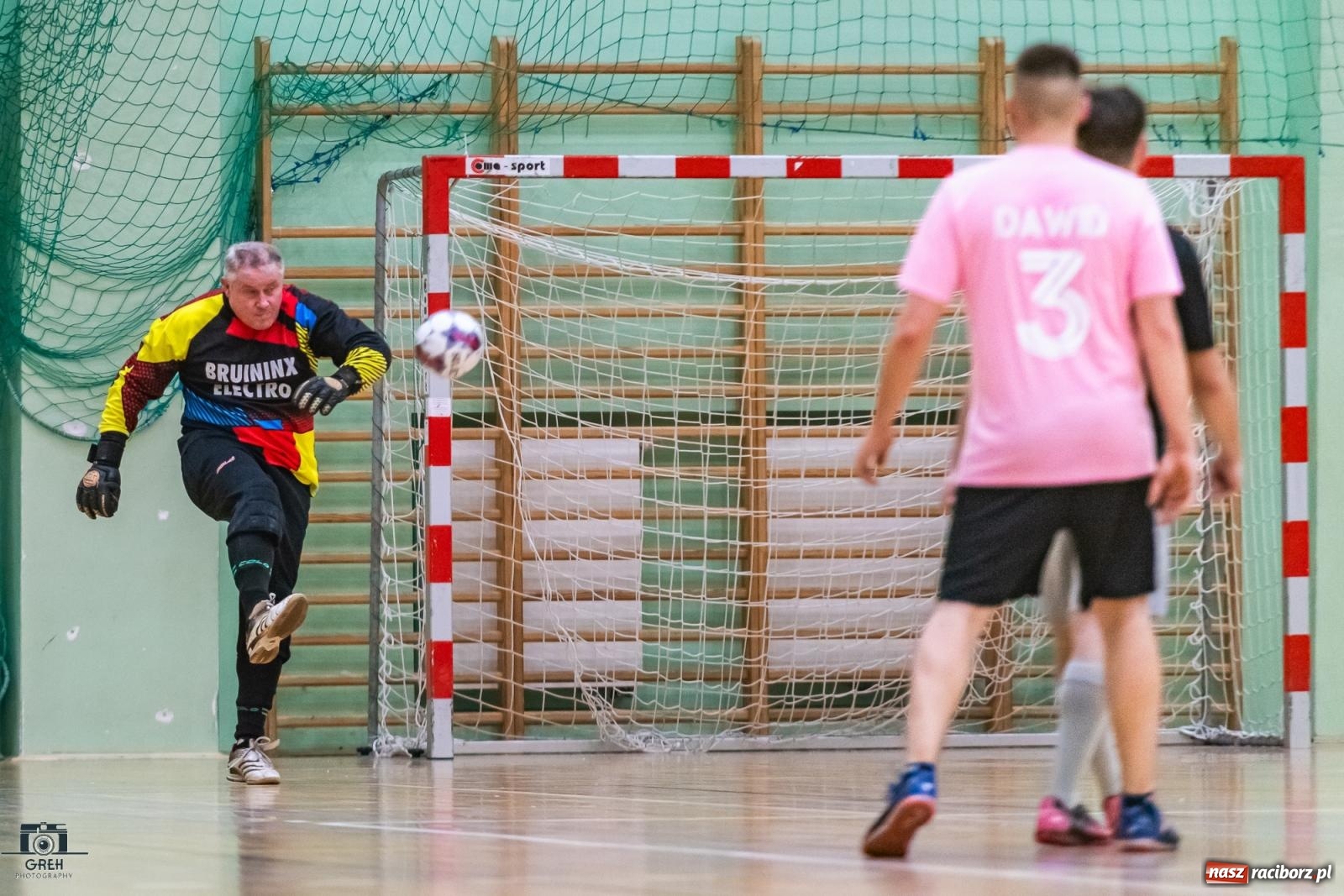 Zdjęcie w galerii na portalu naszraciborz.pl: HLPN. Sobota z futsalem w hali OSiR [FOTO] wiadomości z regionu