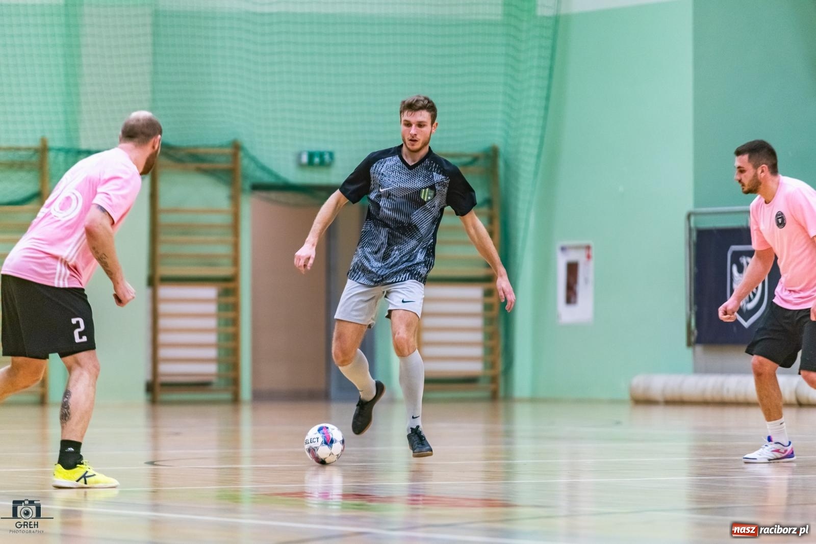 Zdjęcie w galerii na portalu naszraciborz.pl: HLPN. Sobota z futsalem w hali OSiR [FOTO] wiadomości z regionu