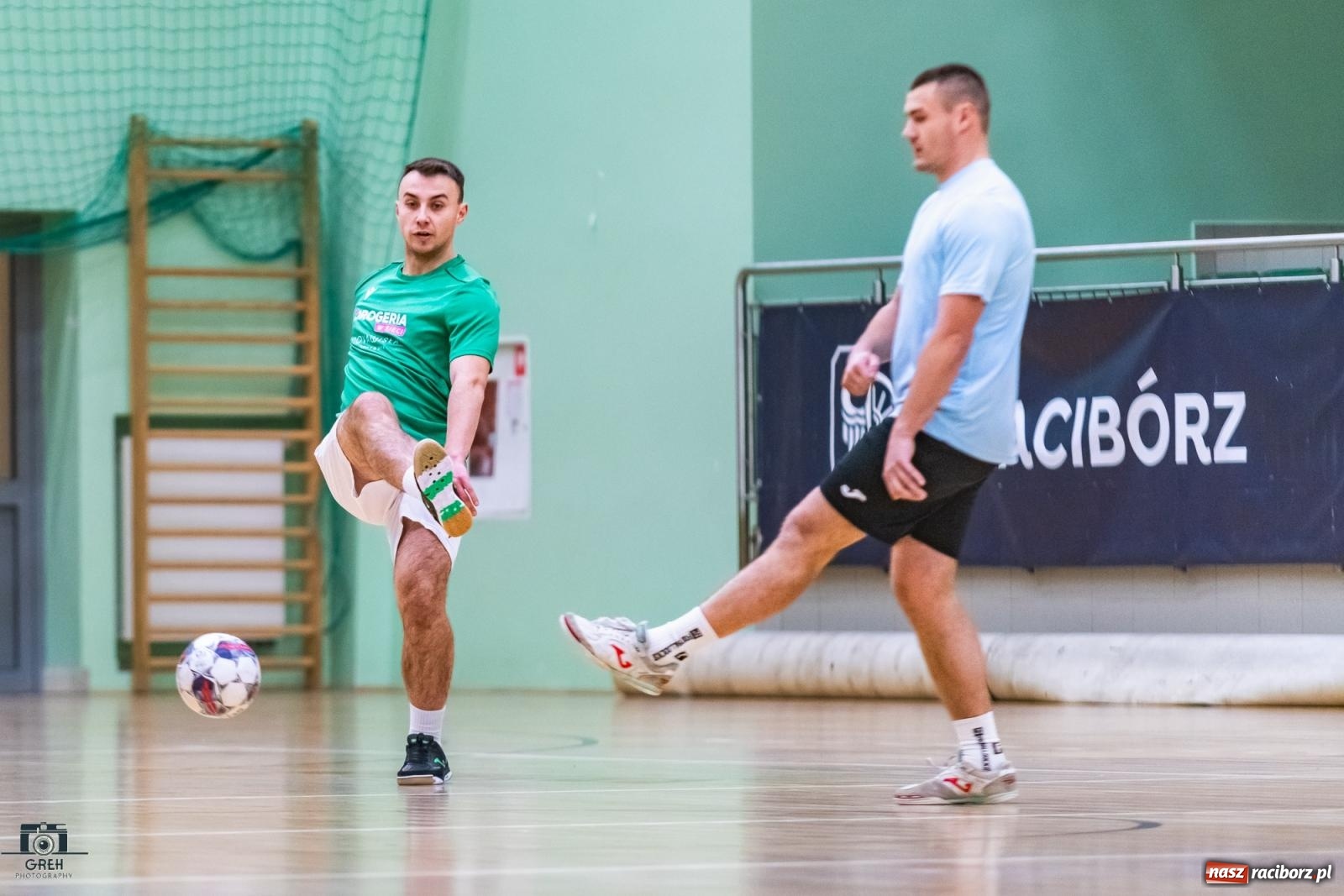 Zdjęcie w galerii na portalu naszraciborz.pl: HLPN. Sobota z futsalem w hali OSiR [FOTO] wiadomości z regionu