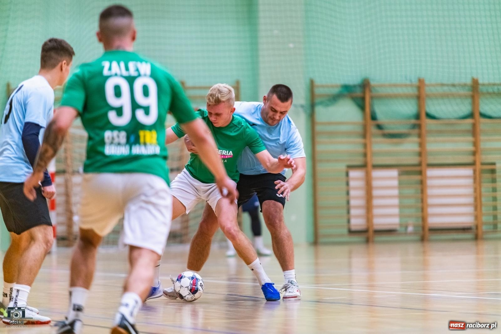 Zdjęcie w galerii na portalu naszraciborz.pl: HLPN. Sobota z futsalem w hali OSiR [FOTO] wiadomości z regionu