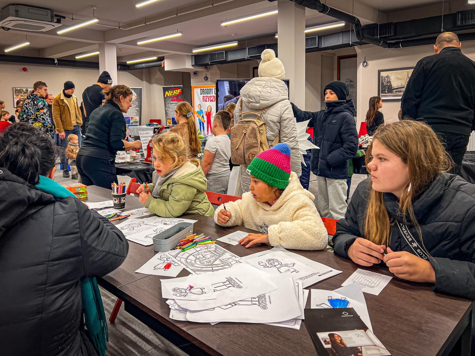 Zdjęcie w galerii na portalu naszraciborz.pl: Maszyny z klocków, wyprawy w głąb Ziemi z gogle VR i zumba. Niedziela na zamku wiadomości z regionu