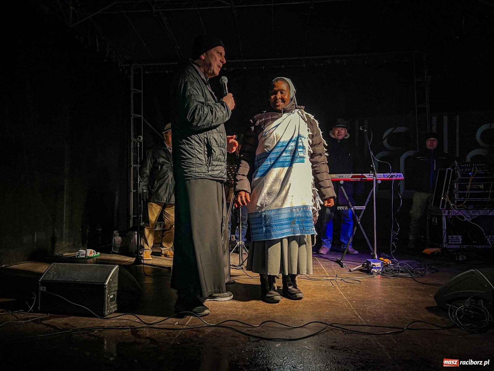 Zdjęcie w galerii na portalu naszraciborz.pl: Niedziela radości w Brzeziu - tanzańskie ciasteczka i żurek od Remigiusza Rączki wiadomości z regionu