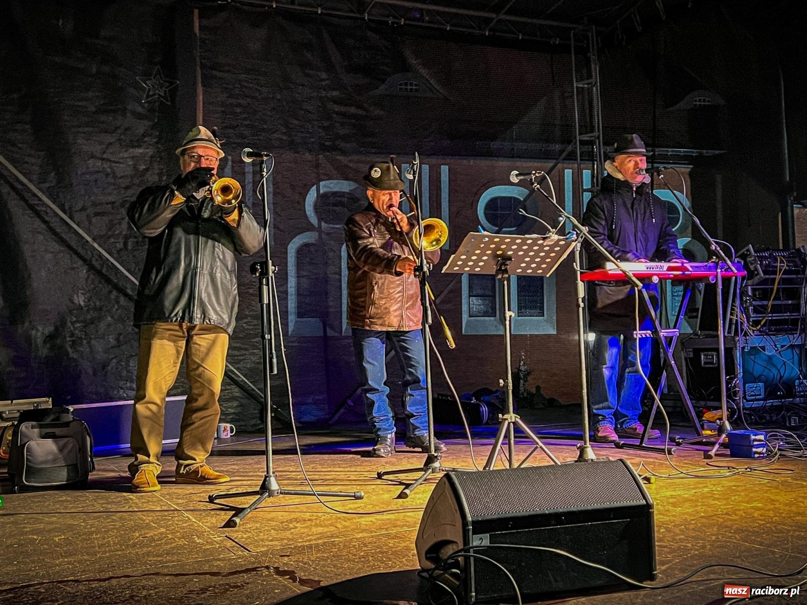 Zdjęcie w galerii na portalu naszraciborz.pl: Niedziela radości w Brzeziu - tanzańskie ciasteczka i żurek od Remigiusza Rączki wiadomości z regionu