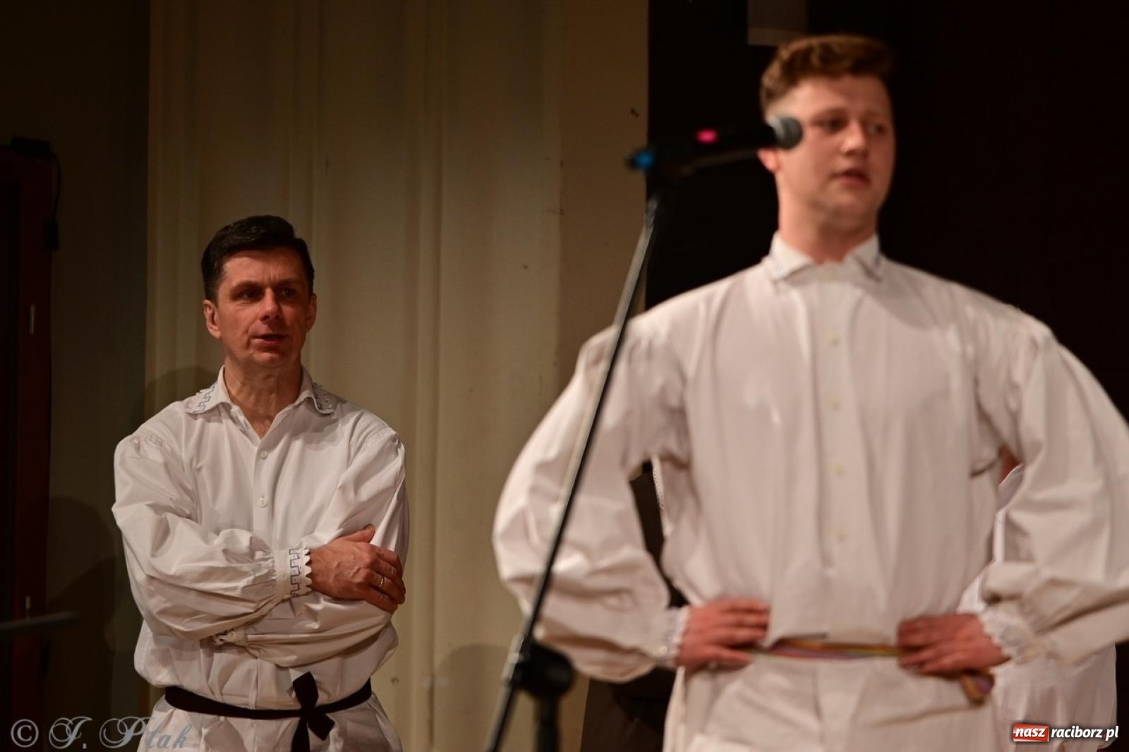 Zdjęcie w galerii na portalu naszraciborz.pl: Raciborzanie wystawili w RCK-u widowisko folklorystyczne Wesele wiadomości z regionu