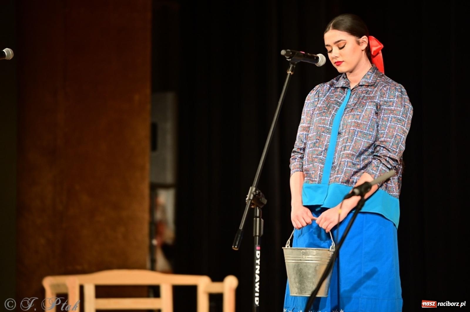 Zdjęcie w galerii na portalu naszraciborz.pl: Raciborzanie wystawili w RCK-u widowisko folklorystyczne Wesele wiadomości z regionu