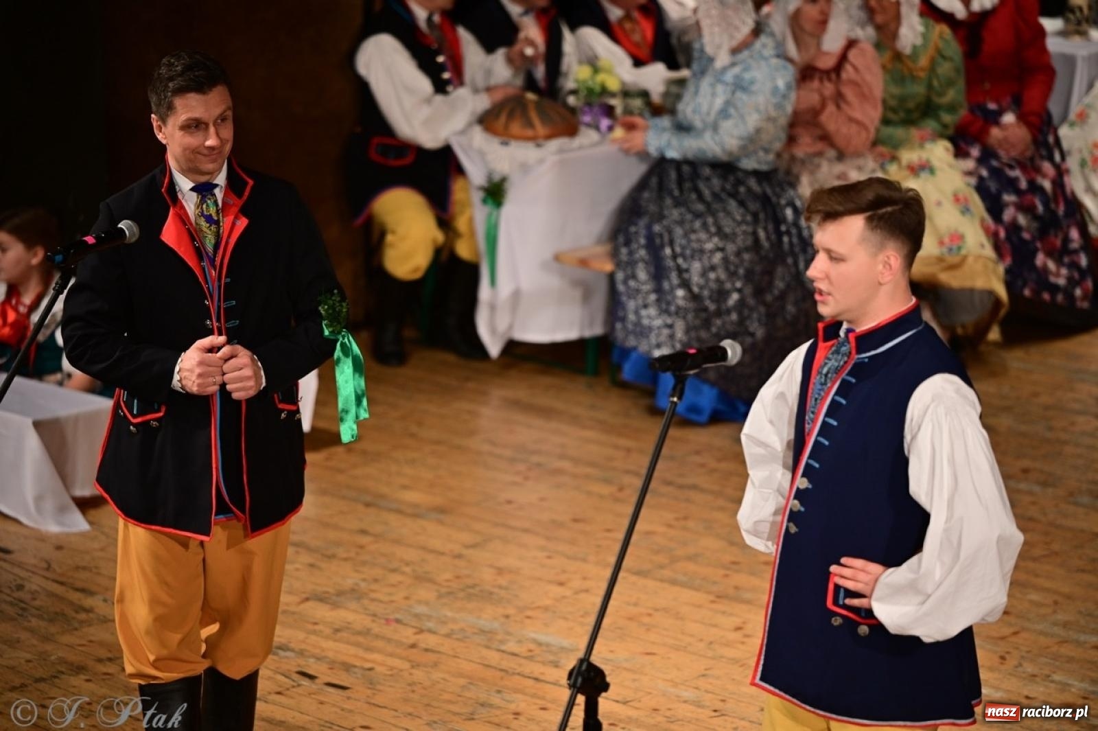 Zdjęcie w galerii na portalu naszraciborz.pl: Raciborzanie wystawili w RCK-u widowisko folklorystyczne Wesele wiadomości z regionu