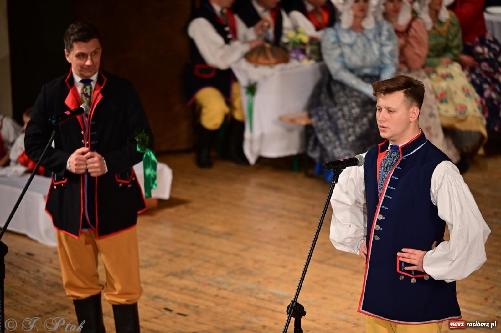 Zdjęcie w galerii na portalu naszraciborz.pl: Raciborzanie wystawili w RCK-u widowisko folklorystyczne Wesele wiadomości z regionu