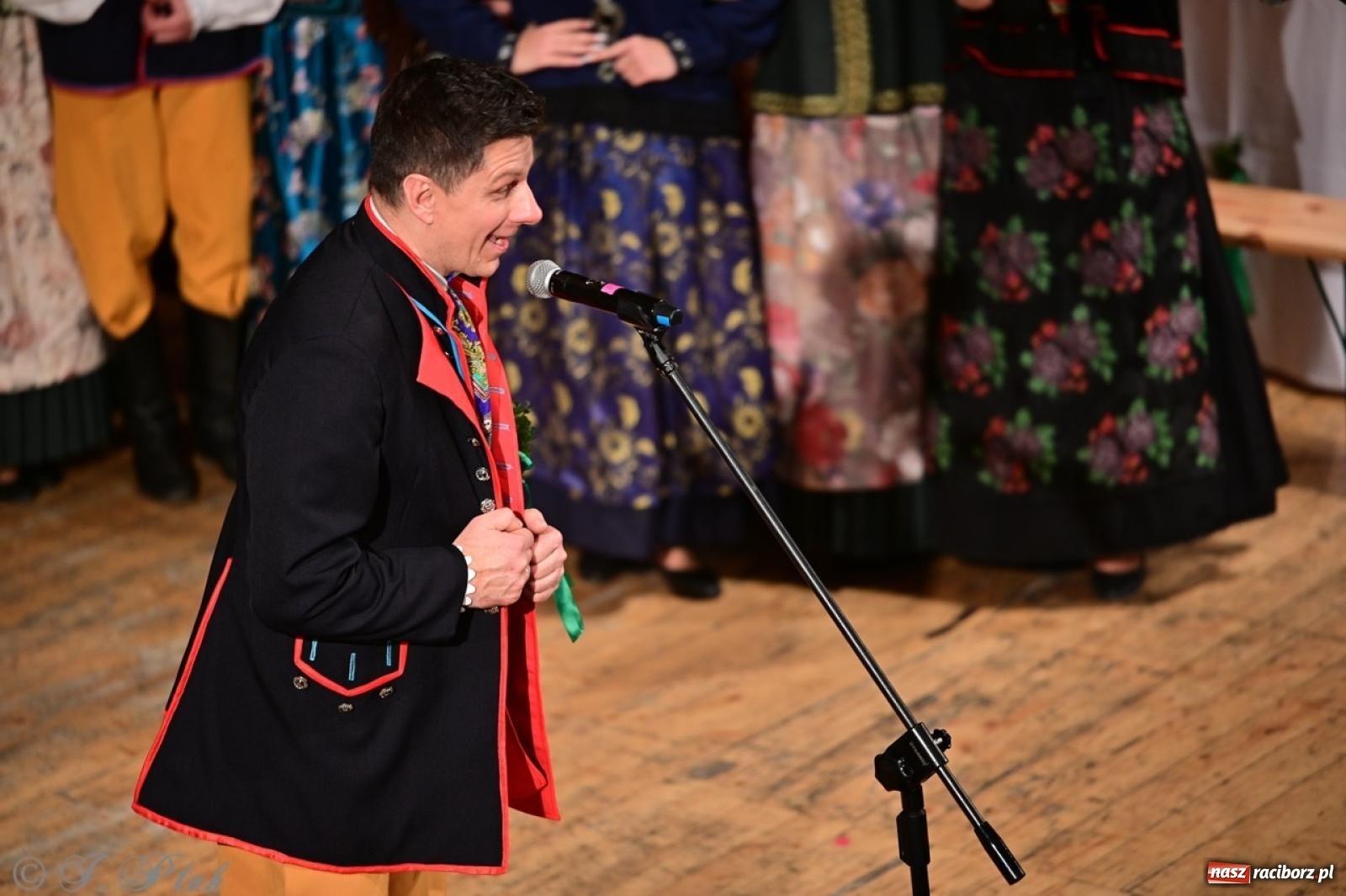 Zdjęcie w galerii na portalu naszraciborz.pl: Raciborzanie wystawili w RCK-u widowisko folklorystyczne Wesele wiadomości z regionu