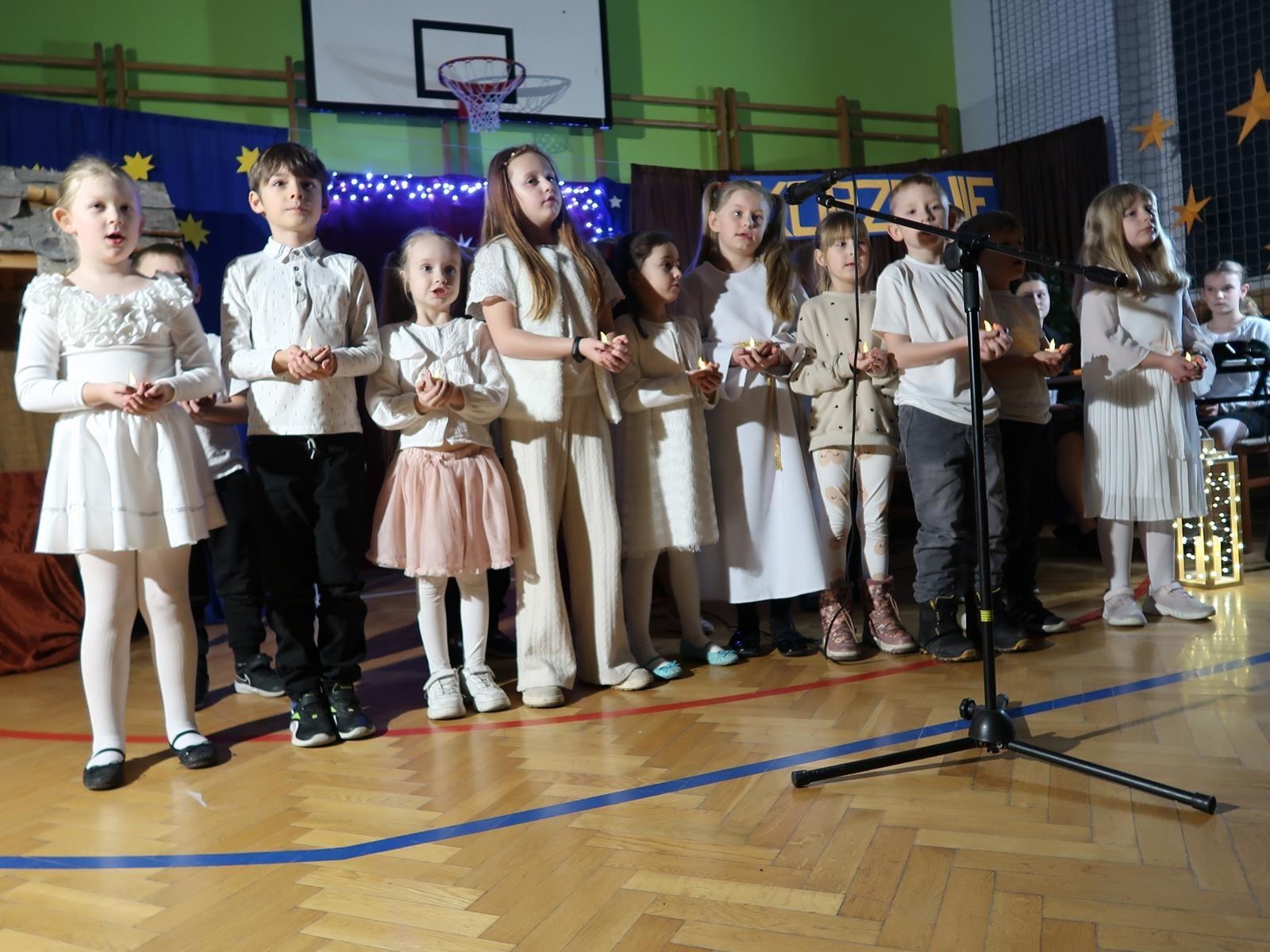 Zdjęcie w galerii na portalu naszraciborz.pl: Tak bawiła się Płonia na szkolnym kiermaszu w ZSP3 wiadomości z regionu