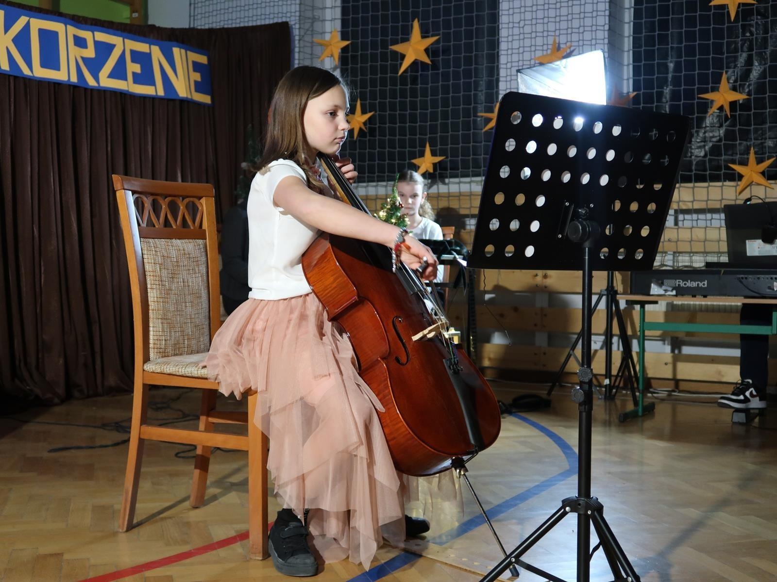 Zdjęcie w galerii na portalu naszraciborz.pl: Tak bawiła się Płonia na szkolnym kiermaszu w ZSP3 wiadomości z regionu