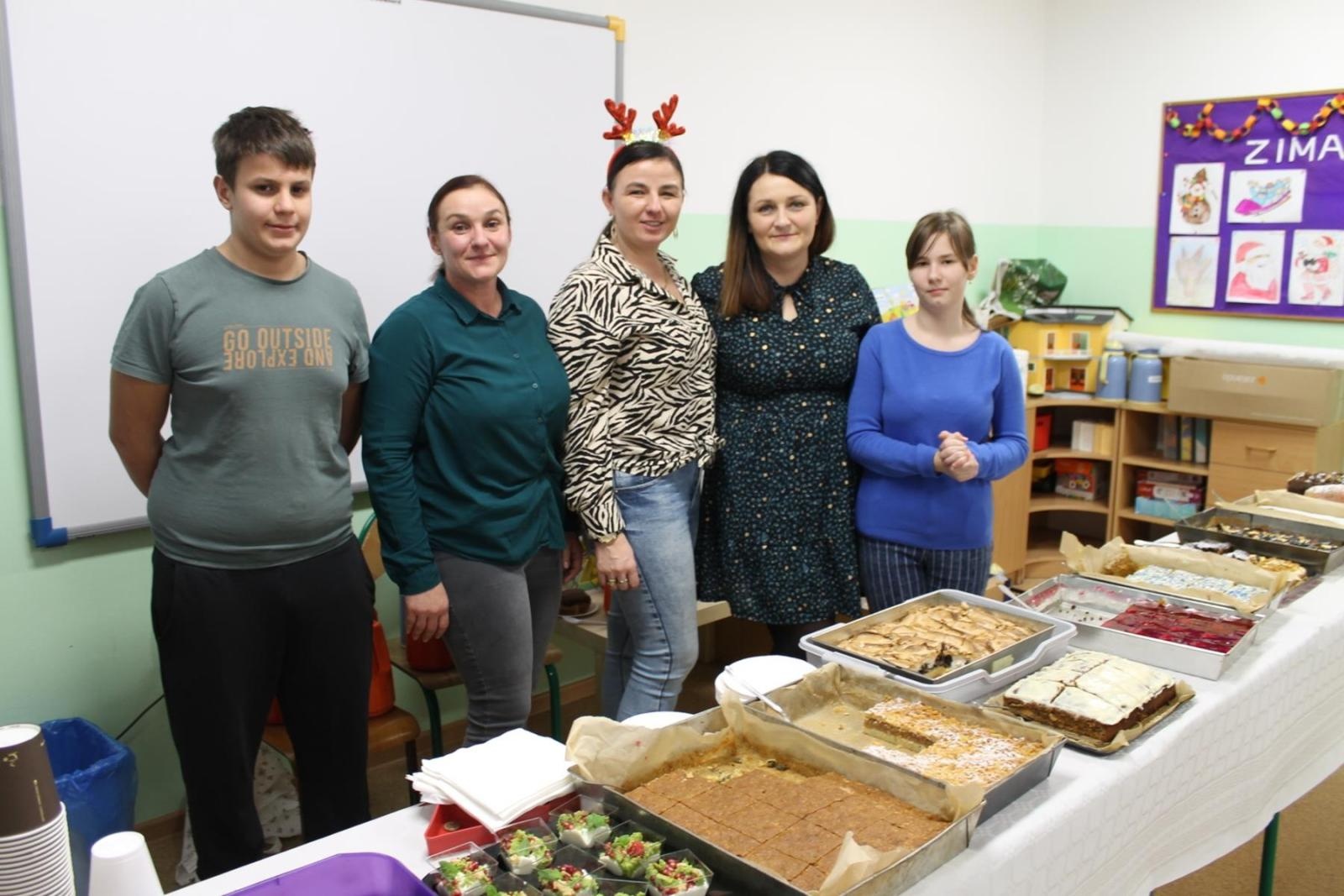 Zdjęcie w galerii na portalu naszraciborz.pl: Tak bawiła się Płonia na szkolnym kiermaszu w ZSP3 wiadomości z regionu