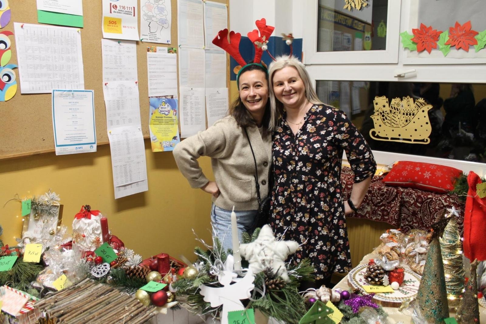 Zdjęcie w galerii na portalu naszraciborz.pl: Tak bawiła się Płonia na szkolnym kiermaszu w ZSP3 wiadomości z regionu