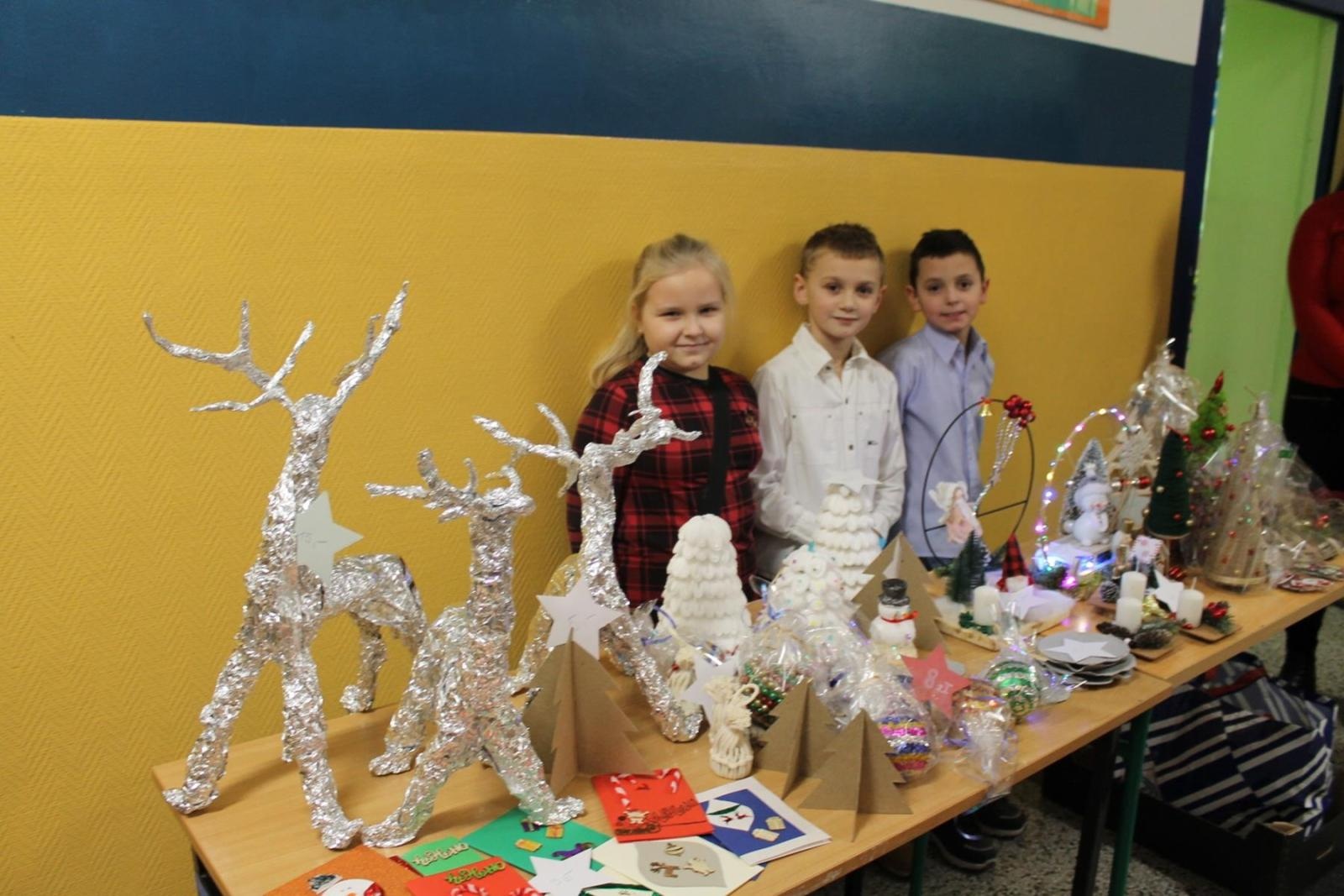 Zdjęcie w galerii na portalu naszraciborz.pl: Tak bawiła się Płonia na szkolnym kiermaszu w ZSP3 wiadomości z regionu