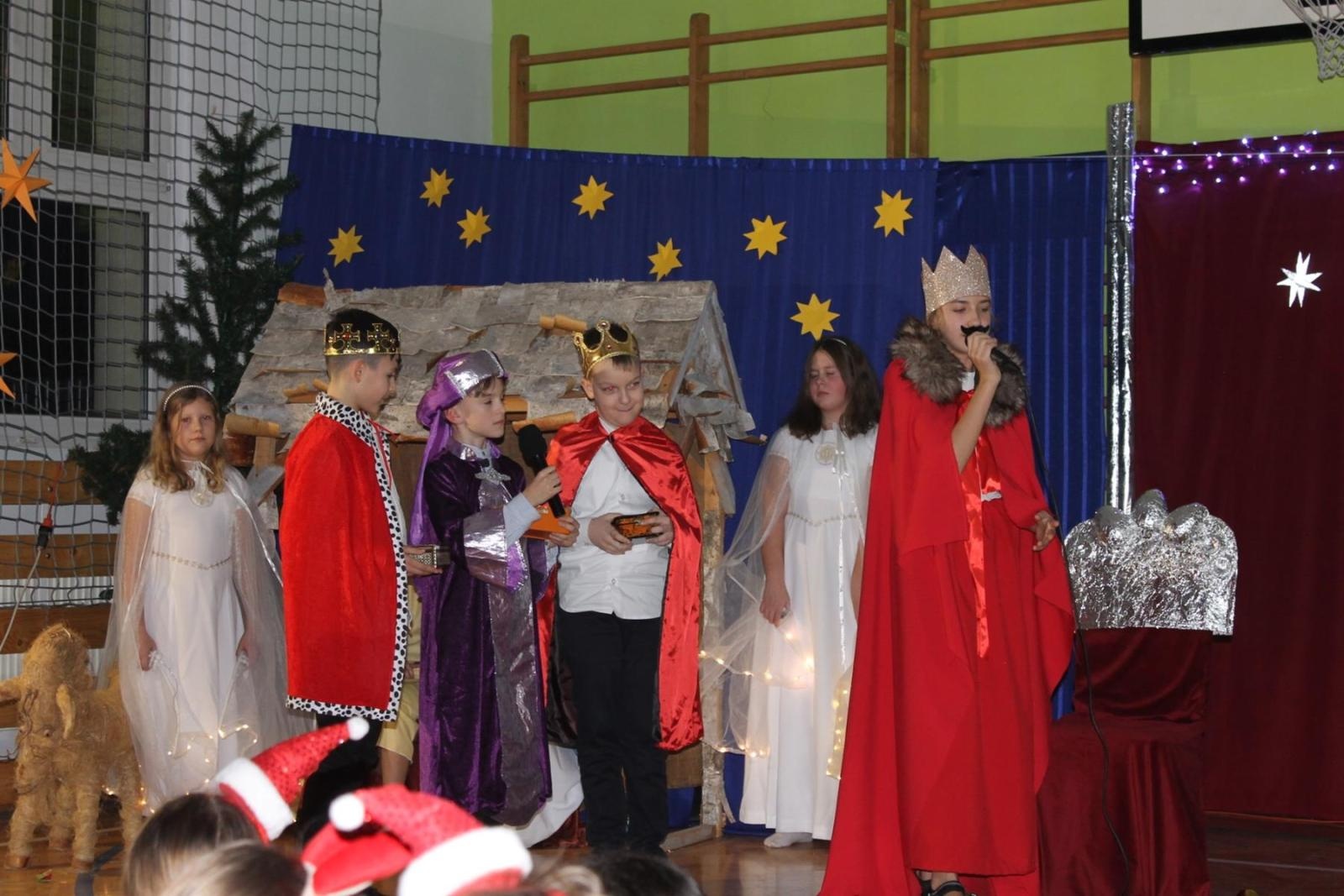 Zdjęcie w galerii na portalu naszraciborz.pl: Tak bawiła się Płonia na szkolnym kiermaszu w ZSP3 wiadomości z regionu