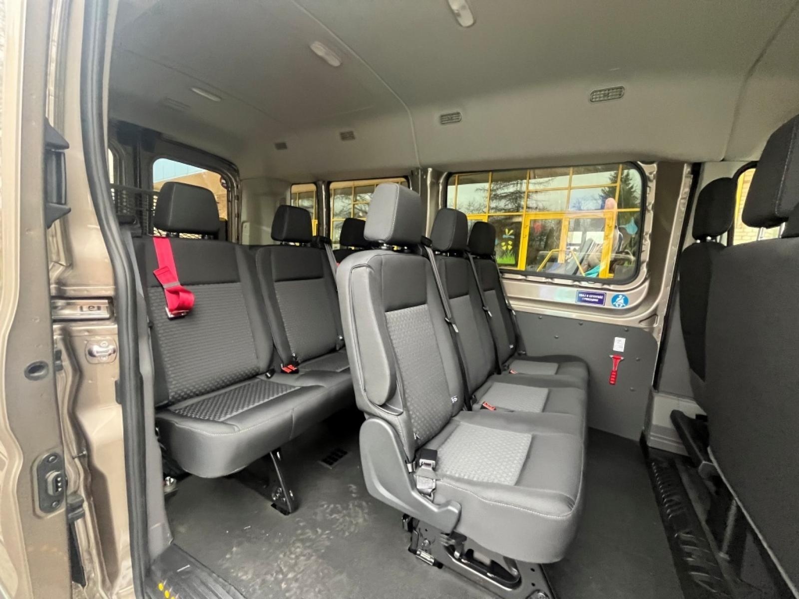 Zdjęcie w galerii na portalu naszraciborz.pl: Nowy samochód dla DPS Złota Jesień w Raciborzu wiadomości z regionu